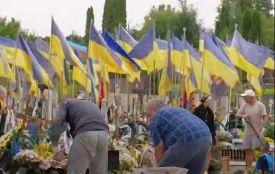Після підтоплення очищають Пантеон Героїв та територію Микулинецького кладовища