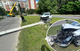Подробиці аварії на Коновальця: електромобіль міг загорітись, після того, як протаранив стовп