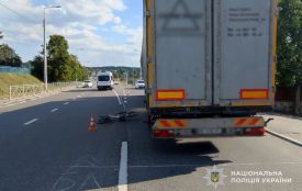 11-річна дівчинка на велосипеді зіткнулася з вантажівкою у Вишнівці