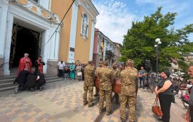 У Бережанах провели в останню путь Героя Дмитра Лазорка