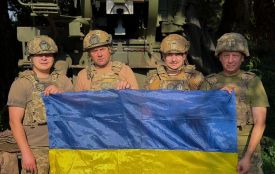 Символ незламності та волі: воїни 44-ї артилерійської бригади привітали із Днем Державного Прапора
