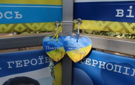 «Голоси, що чекають»: у Тернополі відбулася поетична акція на підтримку родин полонених та зниклих безвісти