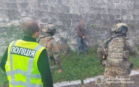 60-річного жителя Збаража затримали під час збуту автомата і набоїв