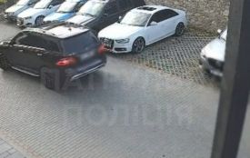 У Тернополі водій Mercedes скоїв аварію на парковці та залишив місце події
