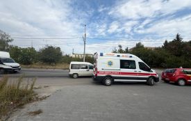 На Текстильній зіткнулись вантажівка та навчальне авто: на місці є медики, рух ускладнений