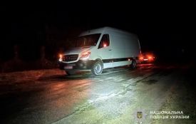 На Кременеччині водій буса наїхав на жінку. Вона померла у лікарні