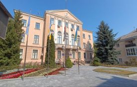 Нові укриття, кредит для «Електротрансу» та земля на Бандери: що погодили на сесії міської ради