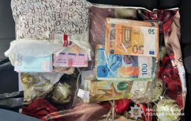 Тернополянка підготувала до передачі шахраям 30 тисяч доларів. Її шантажували «держзрадою»