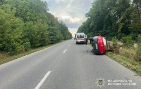 Загинув водій автомобіля, що перекинувся на дорозі біля Тернополя