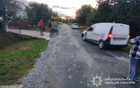 У Копичинцях неповнолітній мотоцикліст зіткнувся з Renault