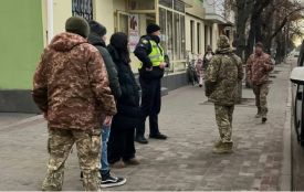 Вдарив військовослужбовця ТЦК під час оповіщення: яке покарання призначив суд