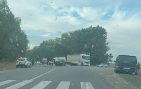 Аварія перед обʼїзною Бучача. На місці поліція і швидка