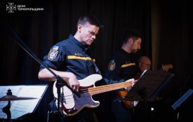 Повні зали та українські пісні: оркестр ДСНС виступив у трьох містах Тернопільщини