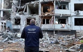 Росіяни побили КАБами багатоповерхівку в Харкові: серед постраждалих багато дітей