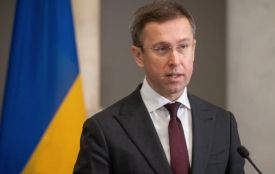 В Україні припиняють укладати бруківку: Кабмін зупиняє фінансування нетермінових видатків