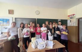 Смаколики, павербанки та листи: тернопільські школярі передали захисникам допомогу