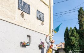 У Тернополі відкрили меморіальну таблицю на честь загиблого захисника України Романа Лауса
