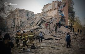 Унаслідок ракетного удару по багатоповерхівці у Прилуках є загиблі і поранені (оновлене)