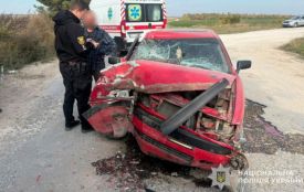 Audi зіткнувся з вантажівкою ЗІЛ на Збаражчині: є травмована