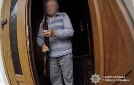 За погрозу вбивством працівникам поліції жителю Чортківщини загрожує три роки тюрми