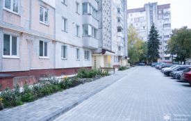 Відремонтували двір на 15 Квітня, 27