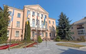 Позика на 11 млн євро, поділ школи-ліцею, продаж землі: що мають розглянути на сесії міської ради