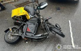 На Карпенкапід колеса авто потрапив 17-річний кур'єр