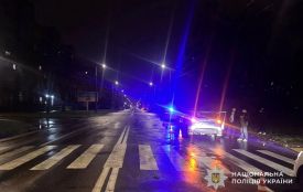 На Лесі Українки водій Renault наїхав на пішохода
