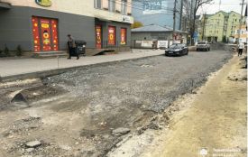 На Медовій тимчасово перекрили рух транспорту
