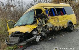 Смертельна аварія з рейсовим автобусом на Тернопільщині: відомо про 14 травмованих та загиблу