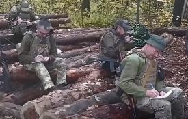 Писали на позиціях і в бліндажах: військові 50-ї артбригади долучились до радіодиктанту