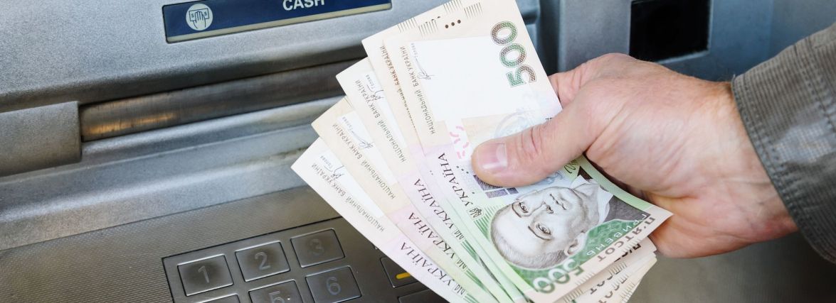Коли почнуть штрафувати на 85 тисяч гривень за перекази грошей на банківську картку. Ми з’ясували