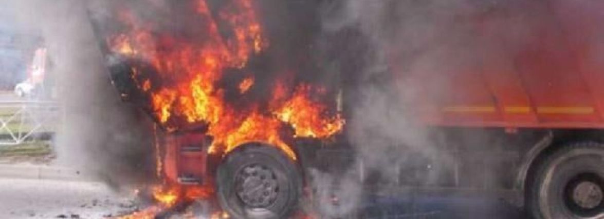 Пожежа на Теребовлянщині: горів вантажний автомобіль «КАМАЗ»