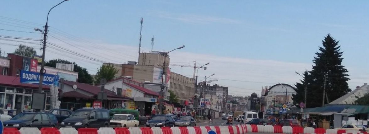 У Тернополі на перетині вул. Шептицького – Оболоня – Білогірська облаштовують стаціонарну кільцеву розв’язку