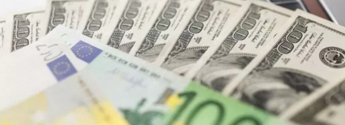 Курс валют на 23 жовтня: долар і євро "ростуть"