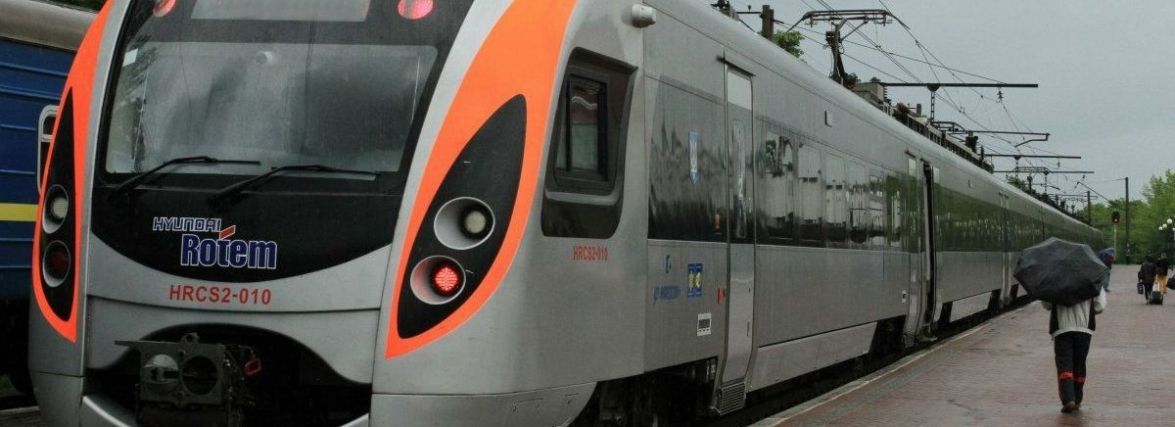 "Укрзалізниця" пояснила, як курсуватимуть потяги у день переведення годинників