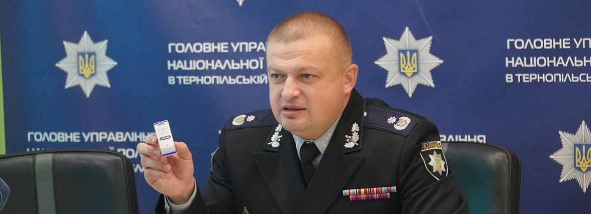 Клофелінники — вже вчорашній день. У Тернополі впіймали банду, яка, підливаючи очні краплі в алкоголь чи каву, грабувала тернополян