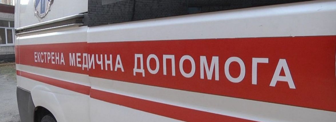 Нещасний випадок у Чорткові: чоловік впав з даху будівлі