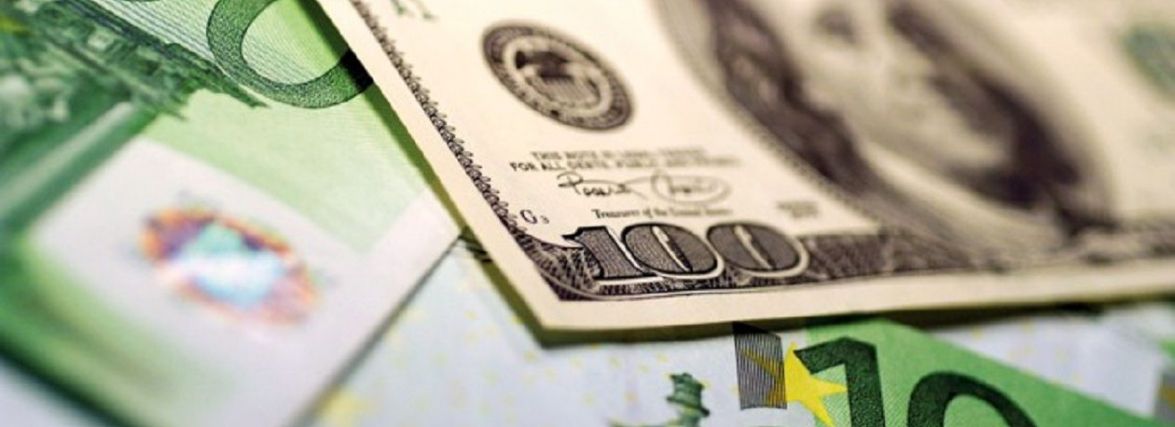 Долар та євро дешевшають: скільки коштує валюта 8 грудня