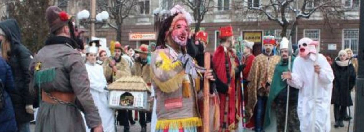 15 січня тернополян кличуть до ялинки поспівати колядки і на парад вертепів