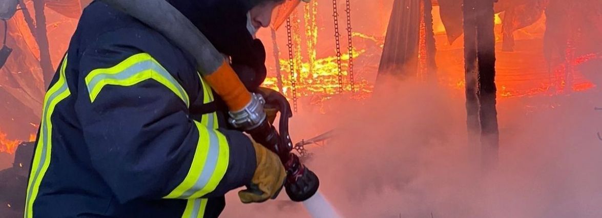 У Збаражі загорівся склад зі 140 тоннами зерна. Як ліквідовували пожежу
