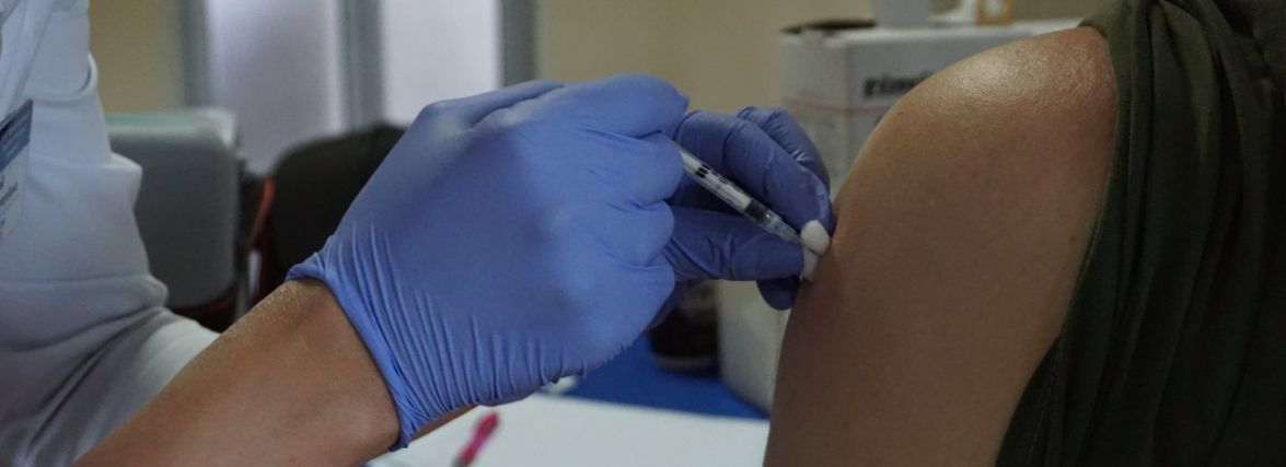 У Тернополі бустерну дозу від COVID-19 можна отримати у трьох центрах вакцинації (АДРЕСИ)