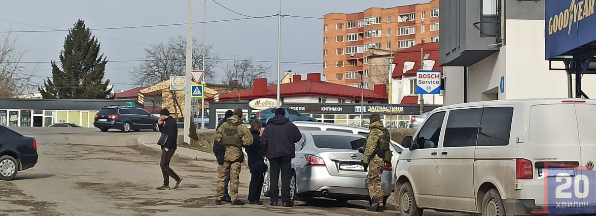 На Об'їзній біля Шиномонтажа спецпідрозділ поліції зі зброєю. Що сталося?