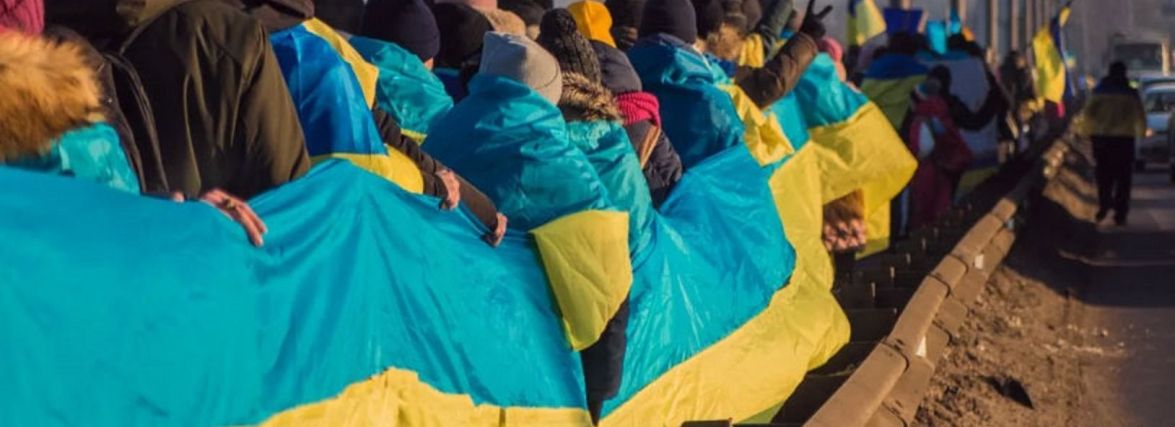 Діти не панікують, не панікуйте і Ви: соцмережі рясніють патріотичними фото і відео