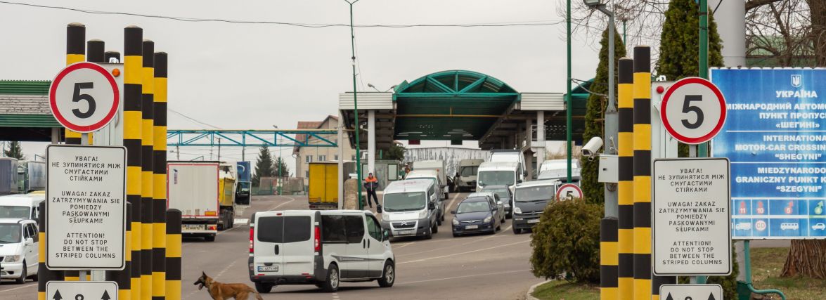 Львівська митниця: чоловіків з України не будуть випускати за кордон