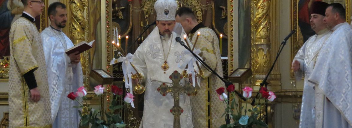 Як у Тернополі проходили великодні служби у храмах. Шукайте себе та знайомих на фото! (РЕПОРТАЖ)
