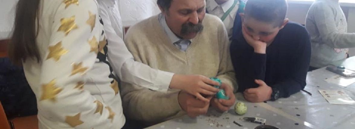 Якщо щиро подарувати людині писанку — вона може вилікувати: інтерв'ю із народним майстром писанкарства