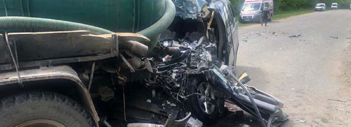 У поліції повідомили обставини аварії в Микулинцях, де постраждав водій іномарки