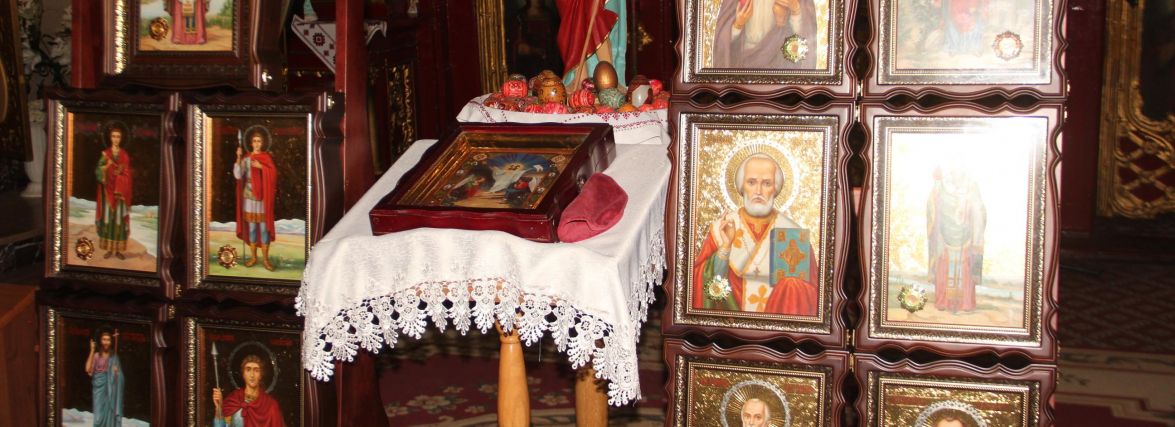 У тернопільський храм прибули 11 ікон з мощами святих (ФОТО)