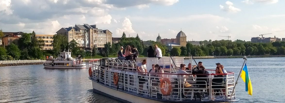 З 1 червня змінюється тариф на водні прогулянки теплоходами на Тернопільському ставі
